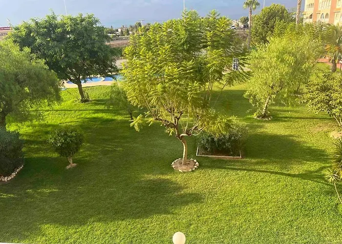 Casa Di Mateo With Garden View And Swimming Pool Apartment